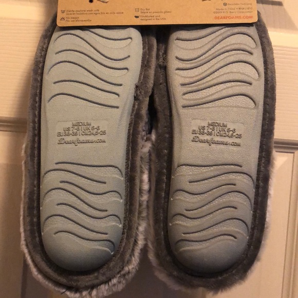 SOLD - Dearfoams Slippers - Picture 5 of 6